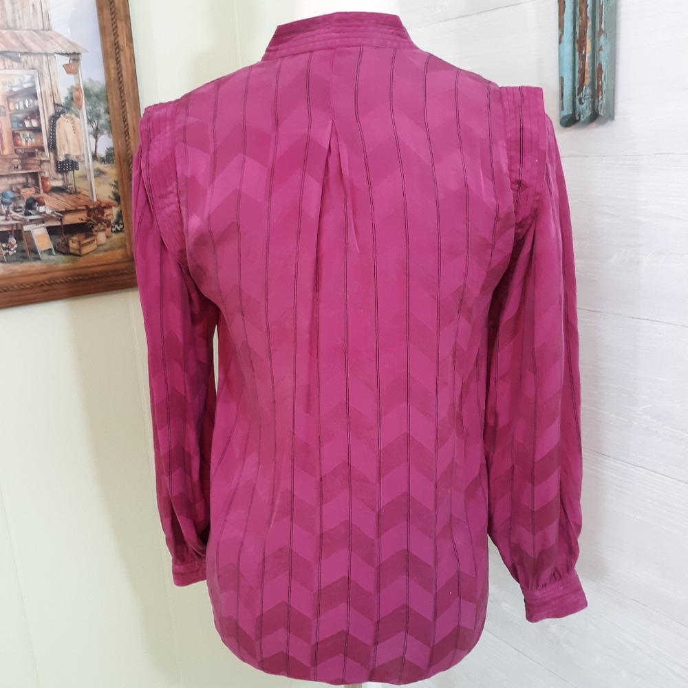 Mary McFadden silk chevron button down top sz 4 *K - Picture 2 of 6